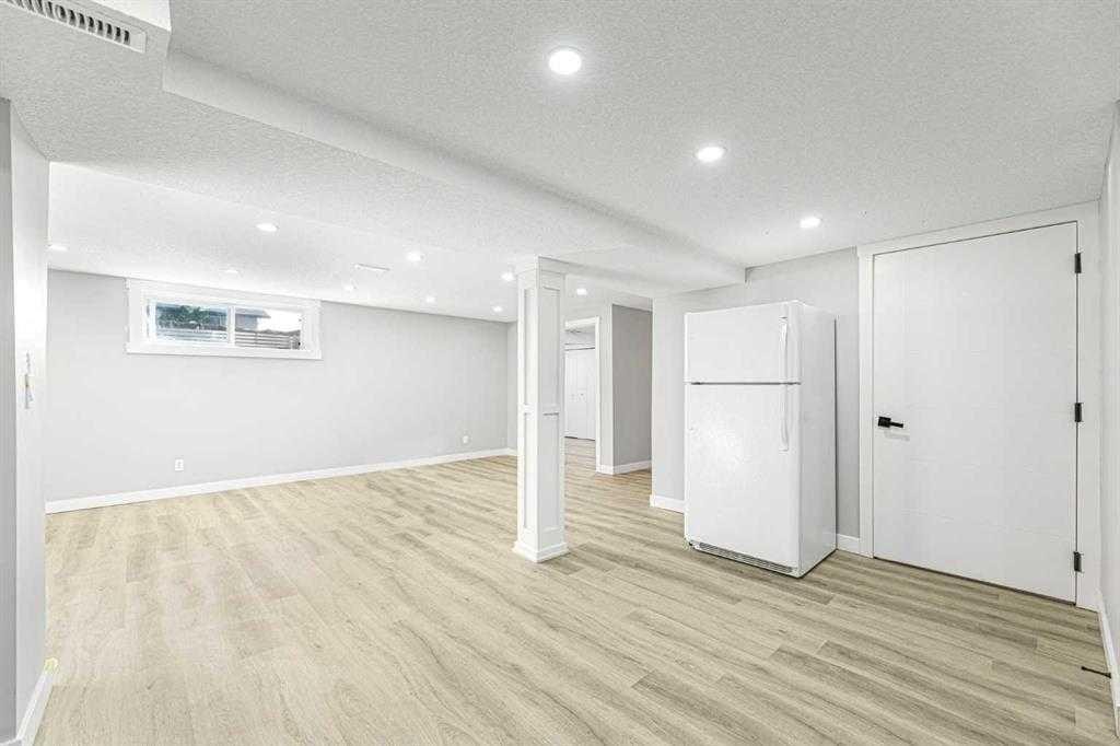 3239 Dovercliife Road Se, Calgary, AB