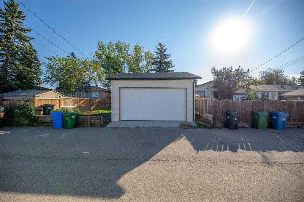 3239 Dovercliife Road Se, Calgary, AB