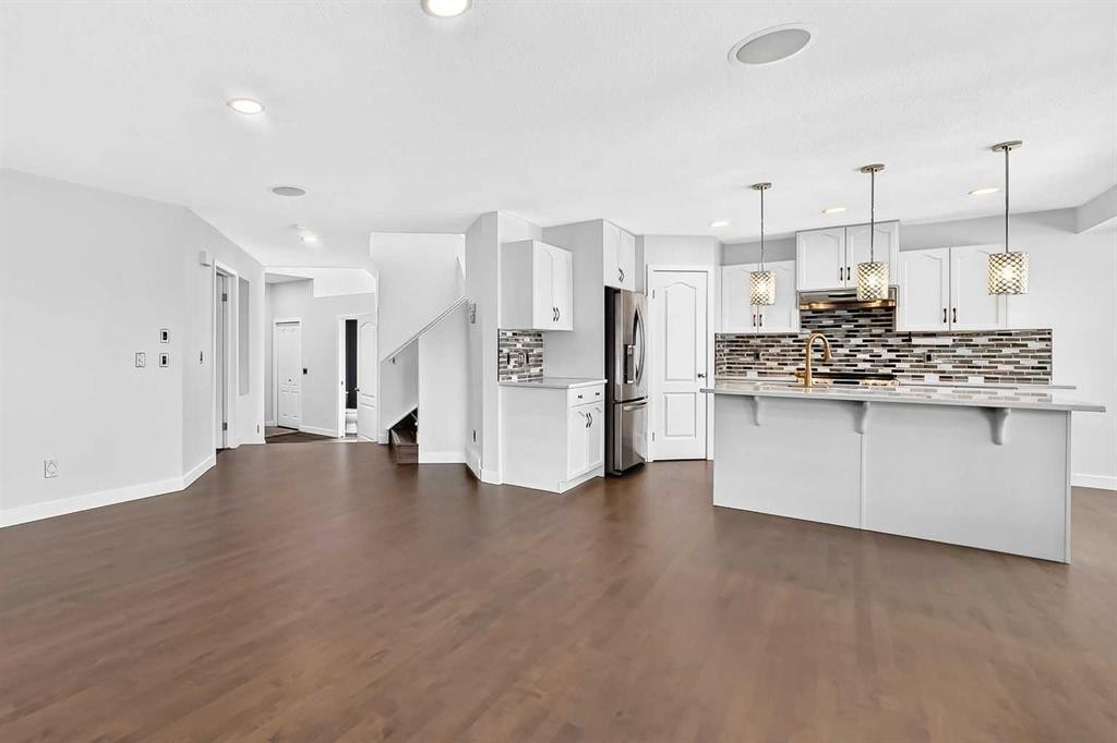 98 Panamount Villas Nw, Calgary, AB - Indoor Photo Showing Kitchen With Upgraded Kitchen