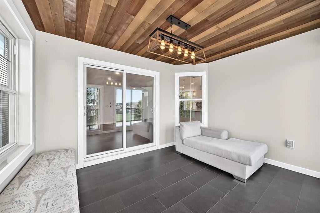 98 Panamount Villas Nw, Calgary, AB - Photo Showing Other Room