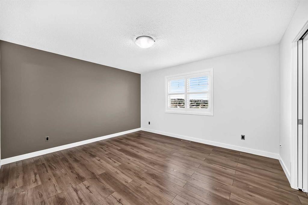 98 Panamount Villas Nw, Calgary, AB - Indoor Photo Showing Other Room