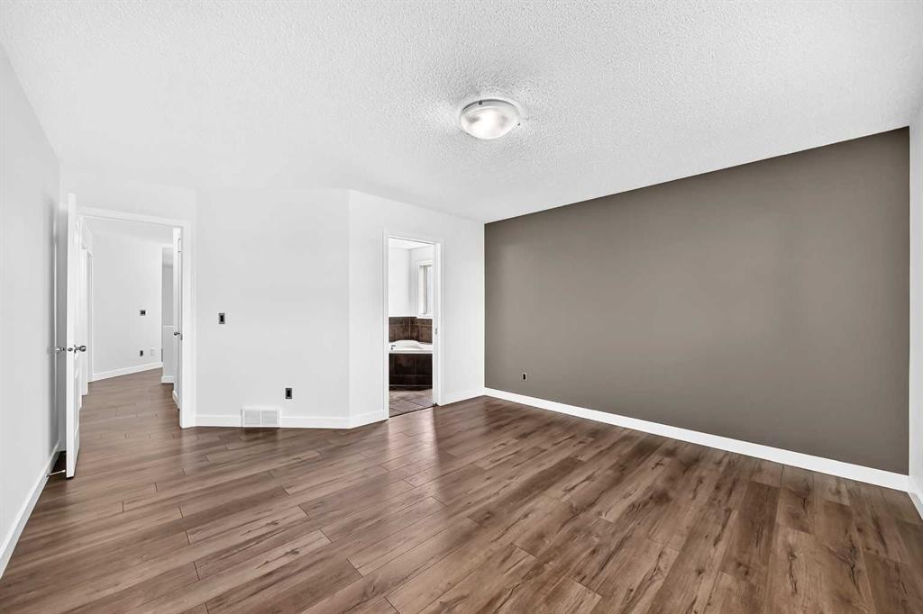 98 Panamount Villas Nw, Calgary, AB - Indoor Photo Showing Other Room