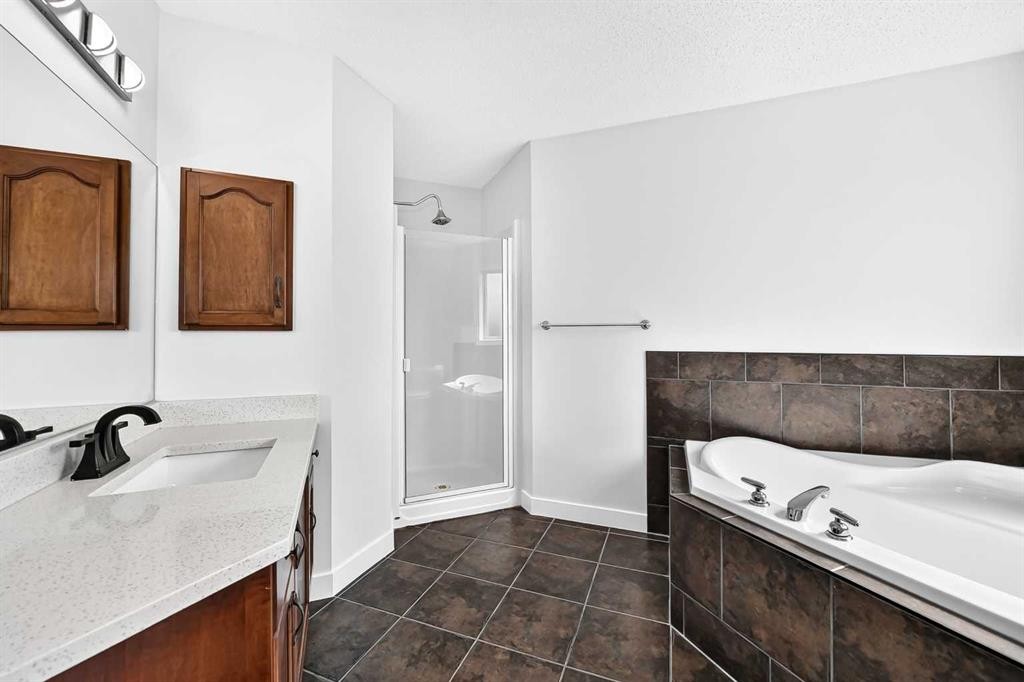 98 Panamount Villas Nw, Calgary, AB - Indoor Photo Showing Bathroom