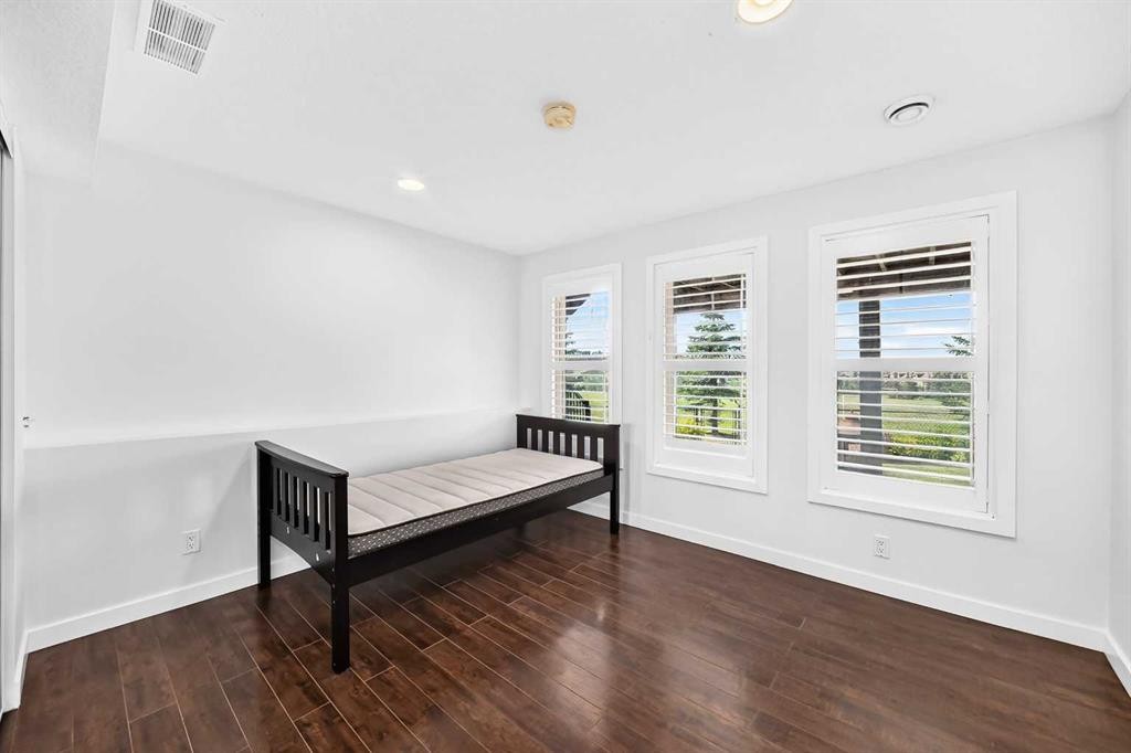98 Panamount Villas Nw, Calgary, AB - Indoor Photo Showing Other Room
