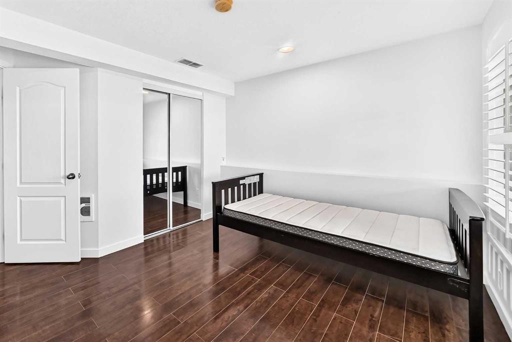 98 Panamount Villas Nw, Calgary, AB - Indoor Photo Showing Other Room