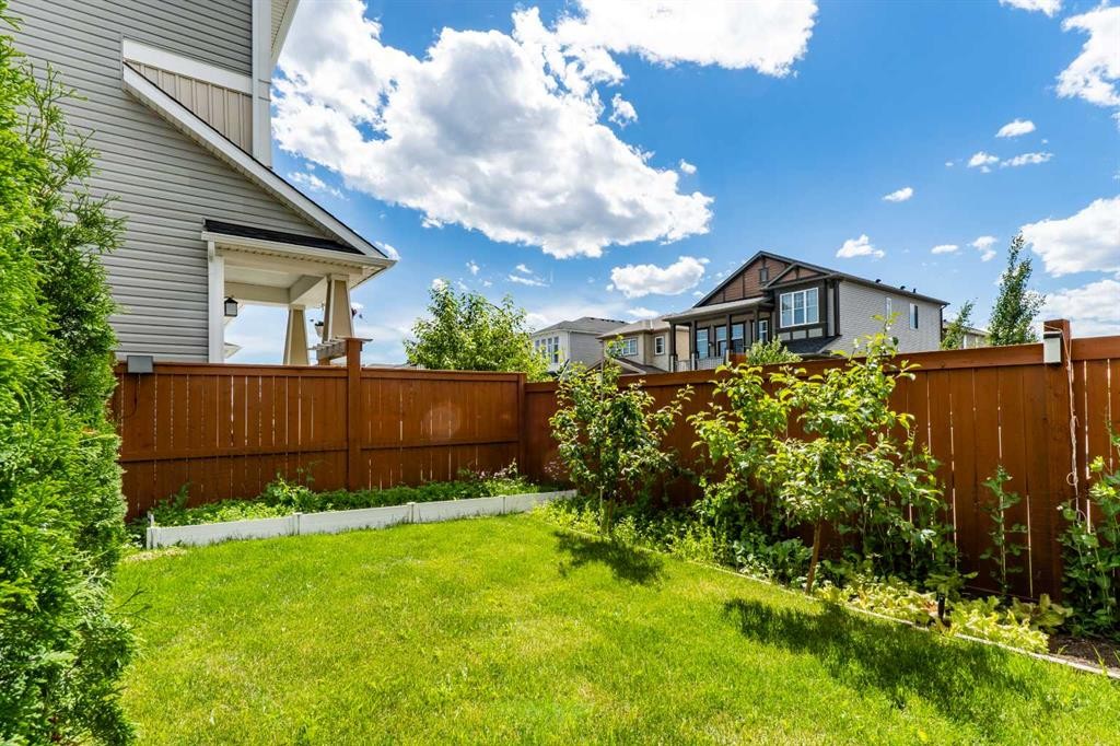 12 Cityside Common Ne, Calgary, AB - Outdoor