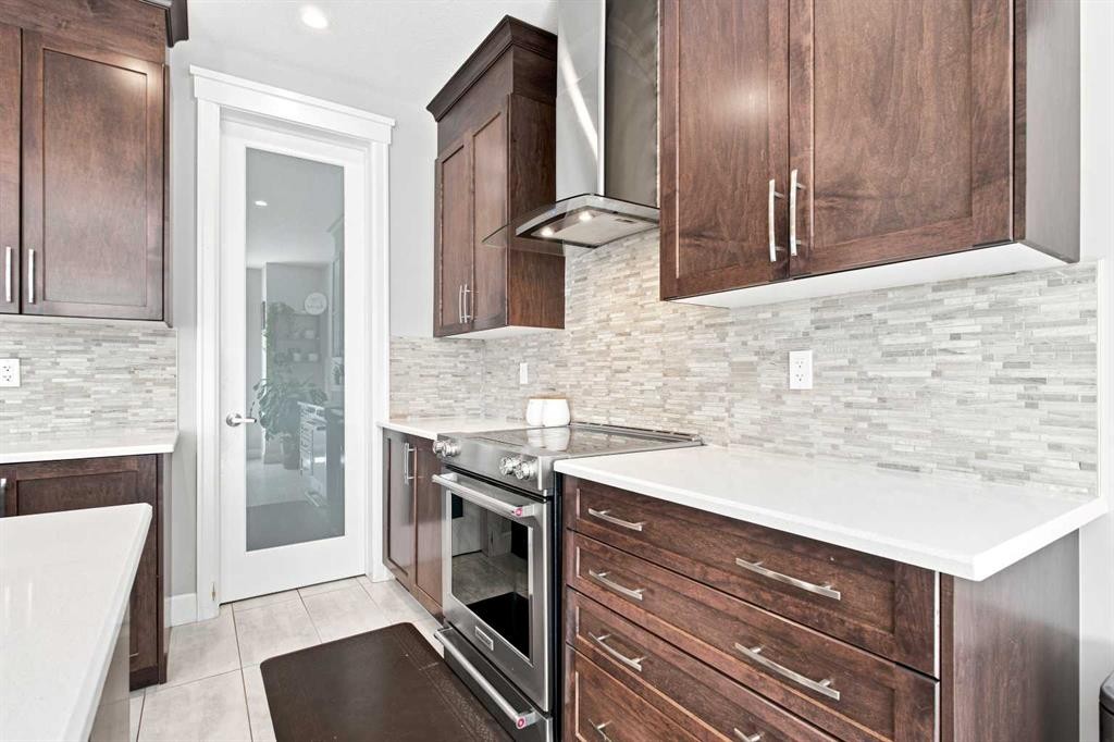 12 Cityside Common Ne, Calgary, AB - Indoor Photo Showing Kitchen With Upgraded Kitchen