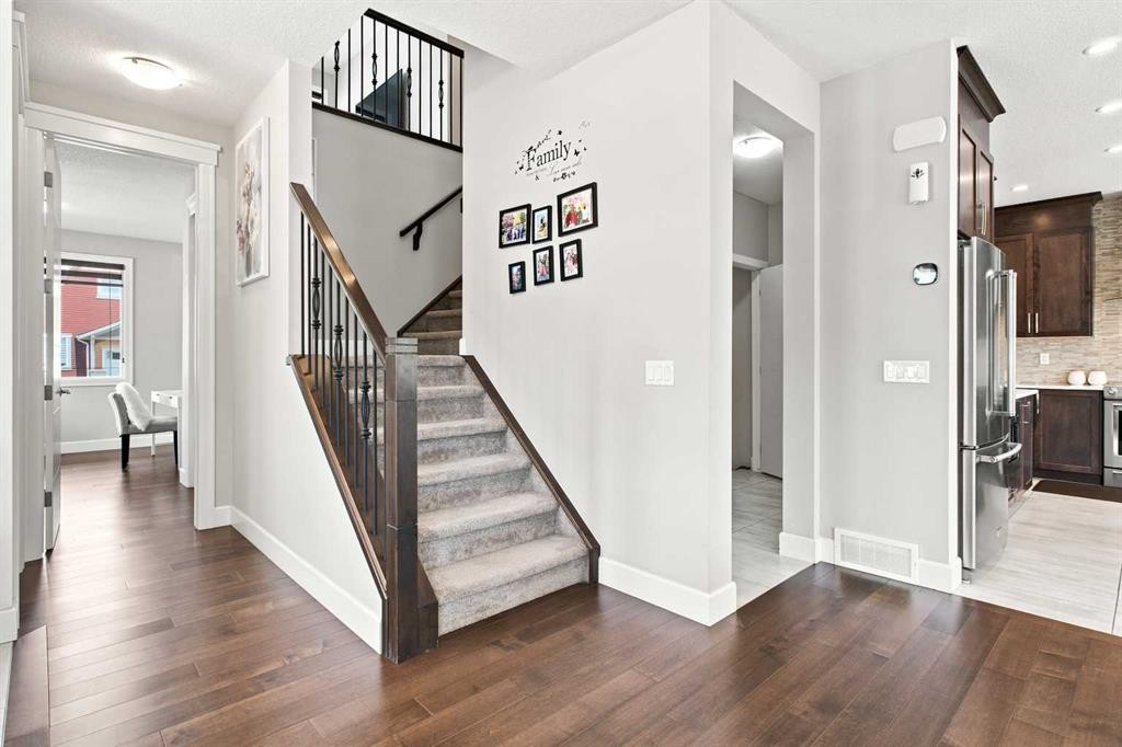 12 Cityside Common Ne, Calgary, AB - Indoor Photo Showing Other Room