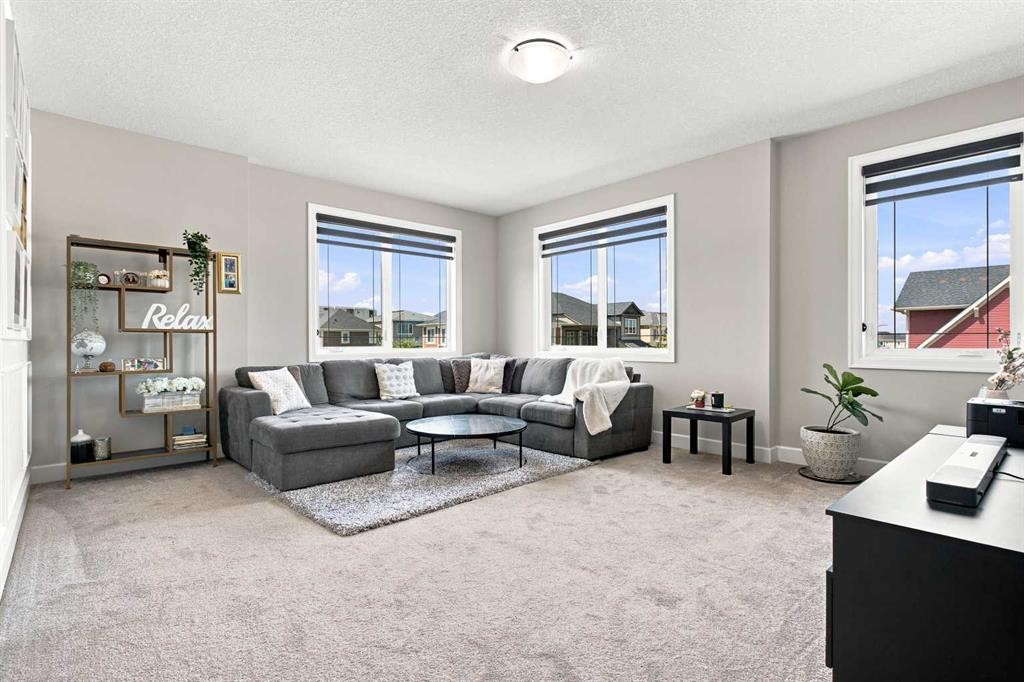 12 Cityside Common Ne, Calgary, AB - Indoor Photo Showing Living Room