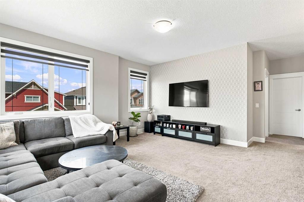 12 Cityside Common Ne, Calgary, AB - Indoor Photo Showing Living Room