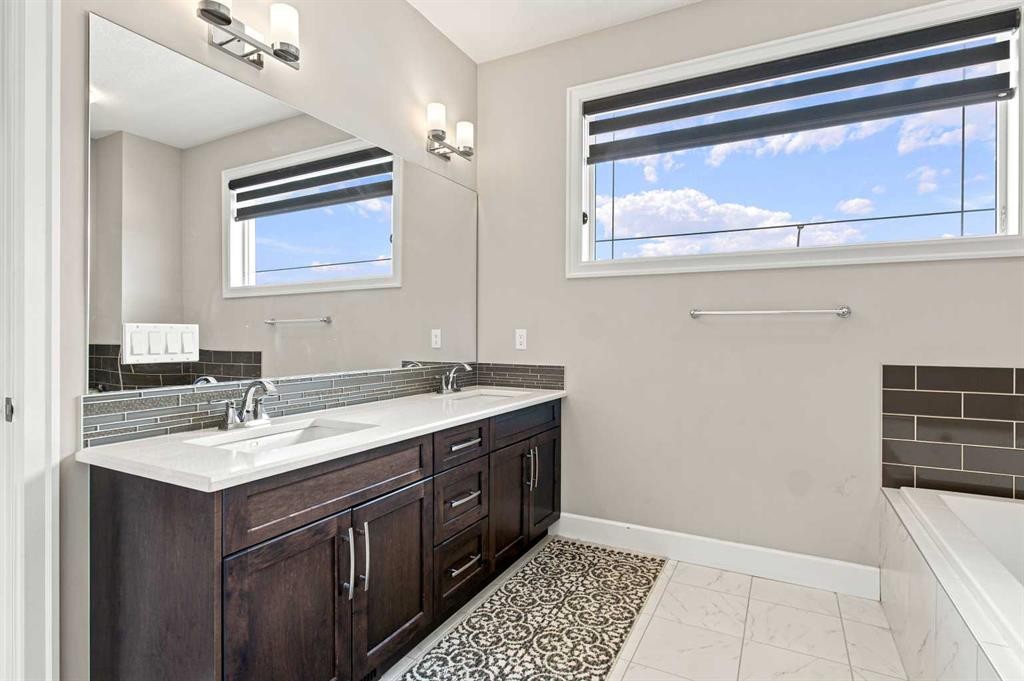 12 Cityside Common Ne, Calgary, AB - Indoor Photo Showing Bathroom
