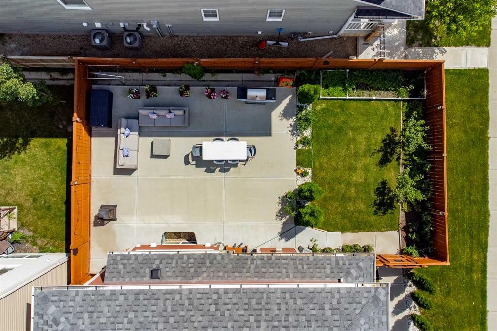 12 Cityside Common Ne, Calgary, AB - Outdoor