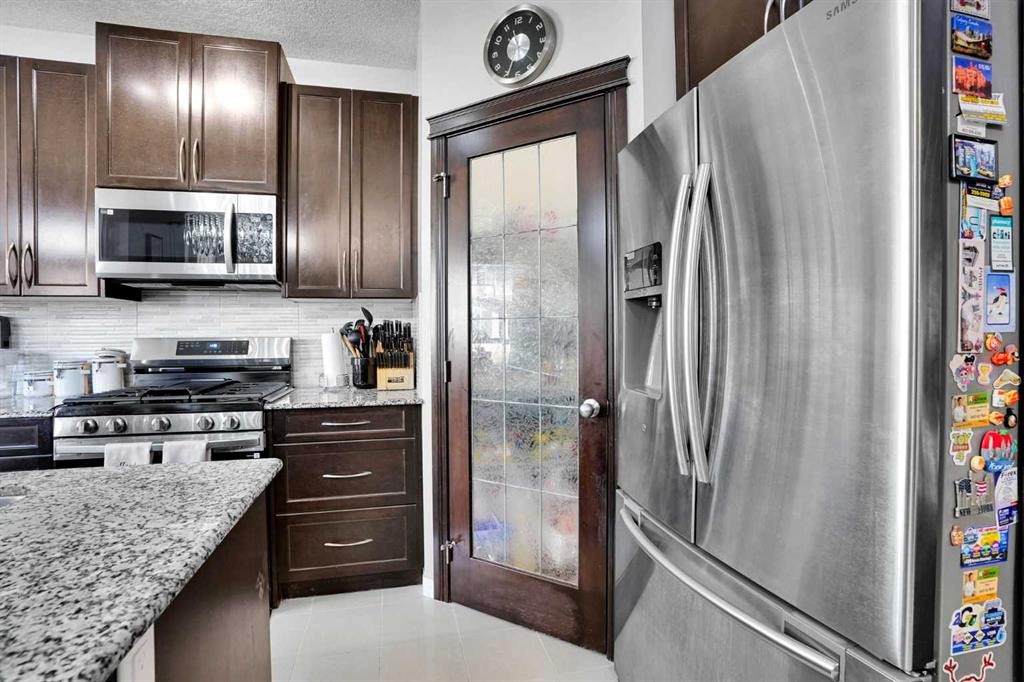 1239 Brightoncrest Green Se, Calgary, AB - Indoor Photo Showing Kitchen With Upgraded Kitchen