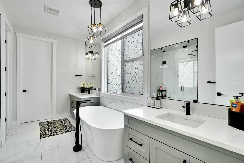 36 Waterford Terrace, Chestermere, AB - Indoor Photo Showing Bathroom