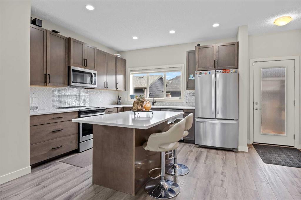 867 Walgrove Boulevard Se, Calgary, AB - Indoor Photo Showing Kitchen With Stainless Steel Kitchen With Upgraded Kitchen