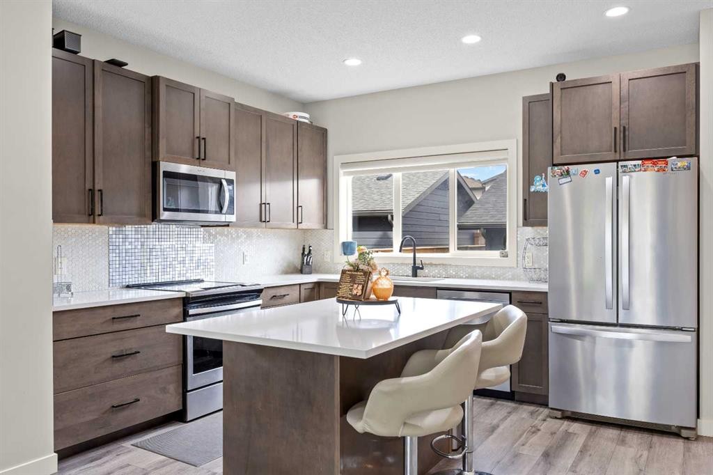 867 Walgrove Boulevard Se, Calgary, AB - Indoor Photo Showing Kitchen With Stainless Steel Kitchen With Upgraded Kitchen