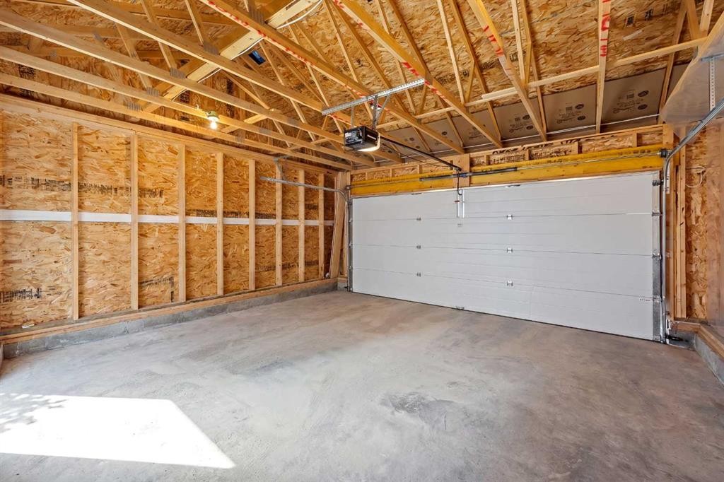 867 Walgrove Boulevard Se, Calgary, AB - Indoor Photo Showing Garage