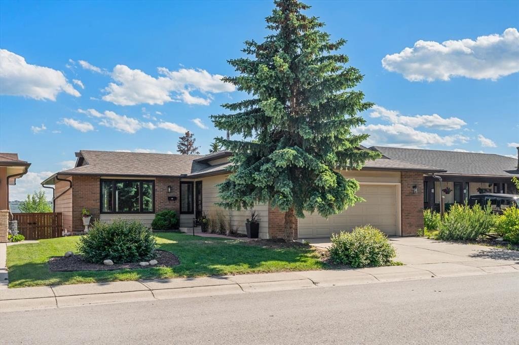 7715 67 Avenue Nw, Calgary, AB - Outdoor