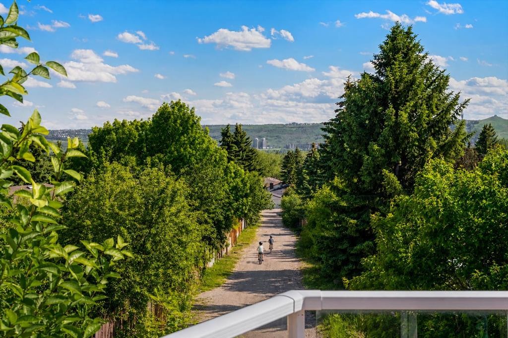 7715 67 Avenue Nw, Calgary, AB - Outdoor With View