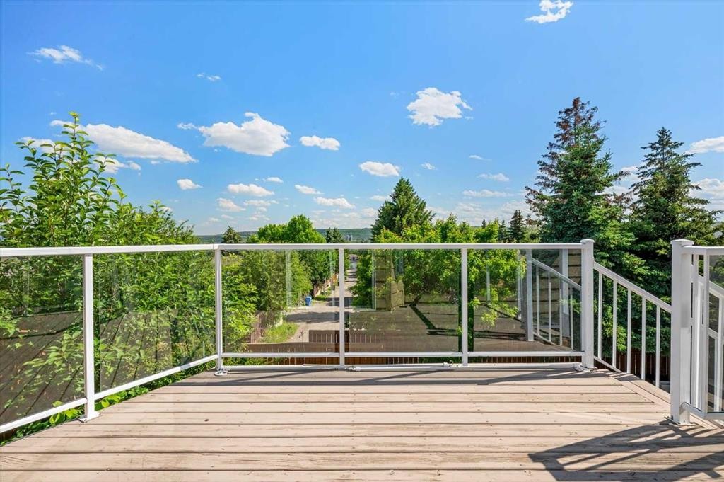 7715 67 Avenue Nw, Calgary, AB - Outdoor