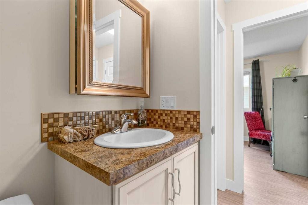 317 Mcleod Crescent, Diamond Valley, AB - Indoor Photo Showing Bathroom