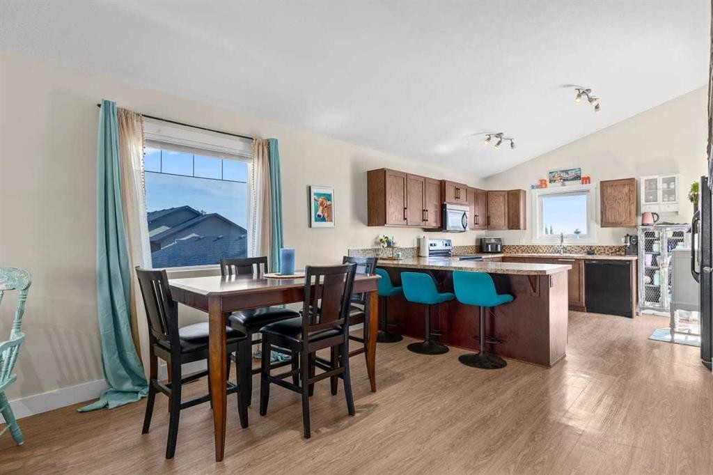 317 Mcleod Crescent, Diamond Valley, AB - Indoor