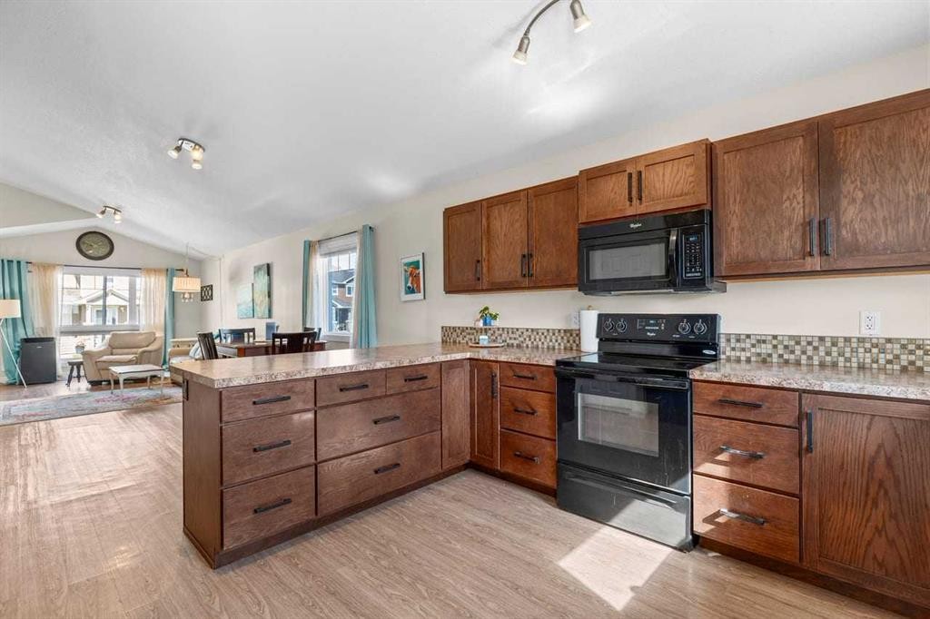 317 Mcleod Crescent, Diamond Valley, AB - Indoor Photo Showing Kitchen