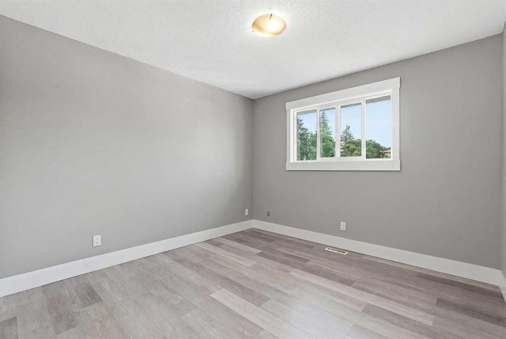 99 Pinecliff Close, Calgary, AB - Indoor Photo Showing Other Room