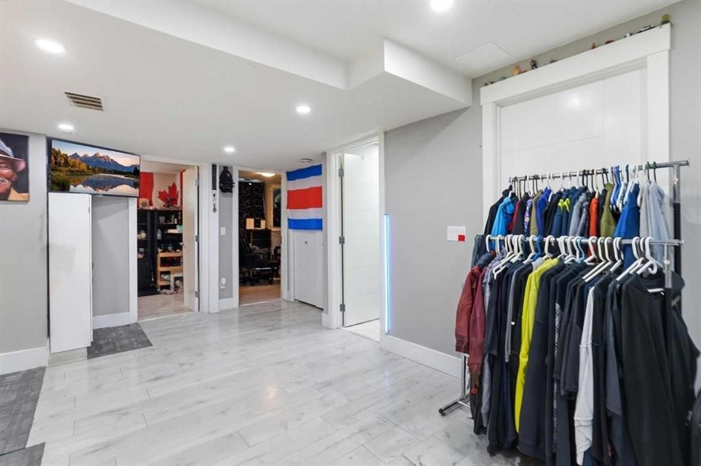 99 Pinecliff Close, Calgary, AB - Indoor