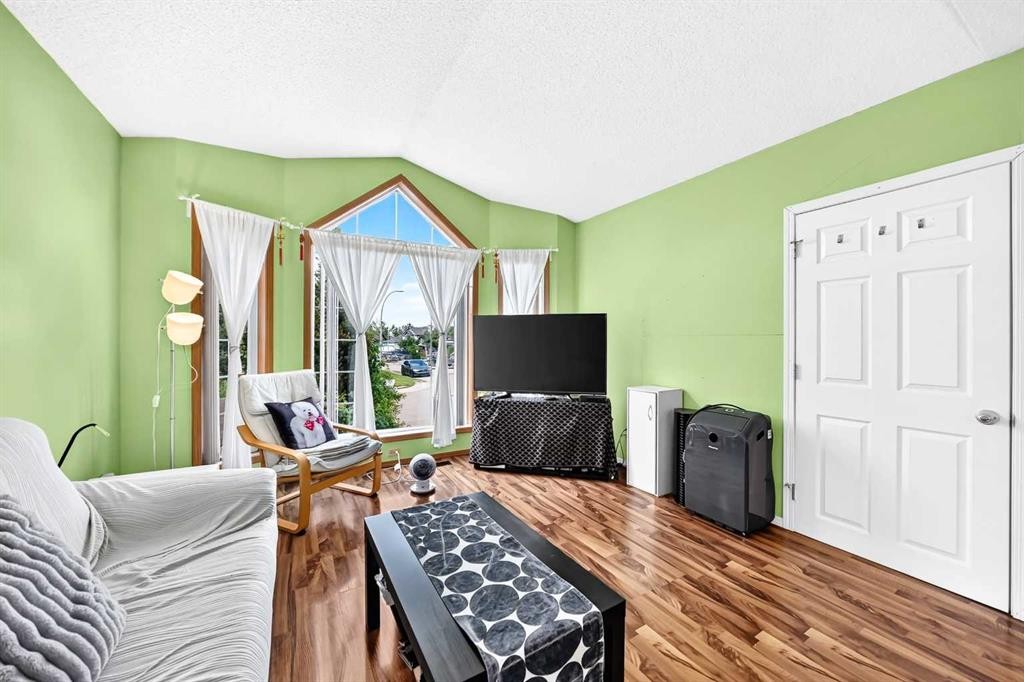 96 Covington Court Ne, Calgary, AB - Indoor