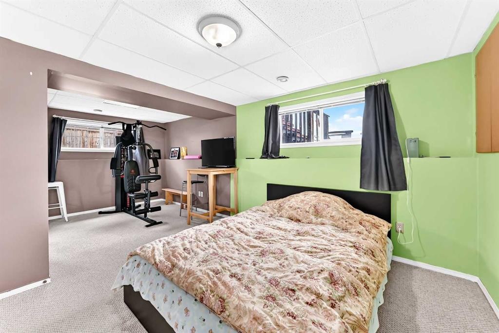 96 Covington Court Ne, Calgary, AB - Indoor Photo Showing Bedroom