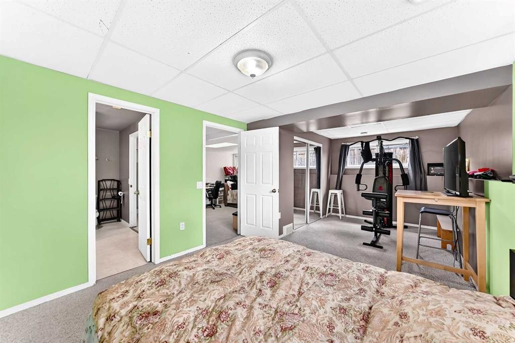 96 Covington Court Ne, Calgary, AB - Indoor Photo Showing Bedroom