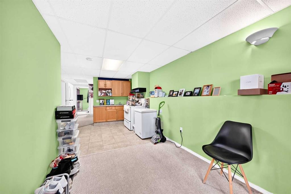 96 Covington Court Ne, Calgary, AB - Indoor Photo Showing Other Room