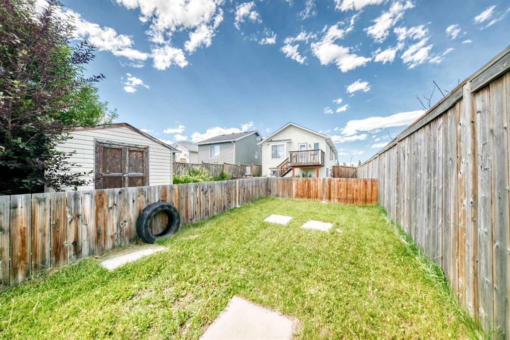 96 Covington Court Ne, Calgary, AB - Outdoor