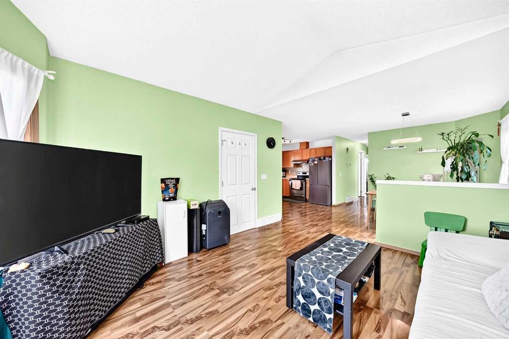 96 Covington Court Ne, Calgary, AB - Indoor Photo Showing Bedroom