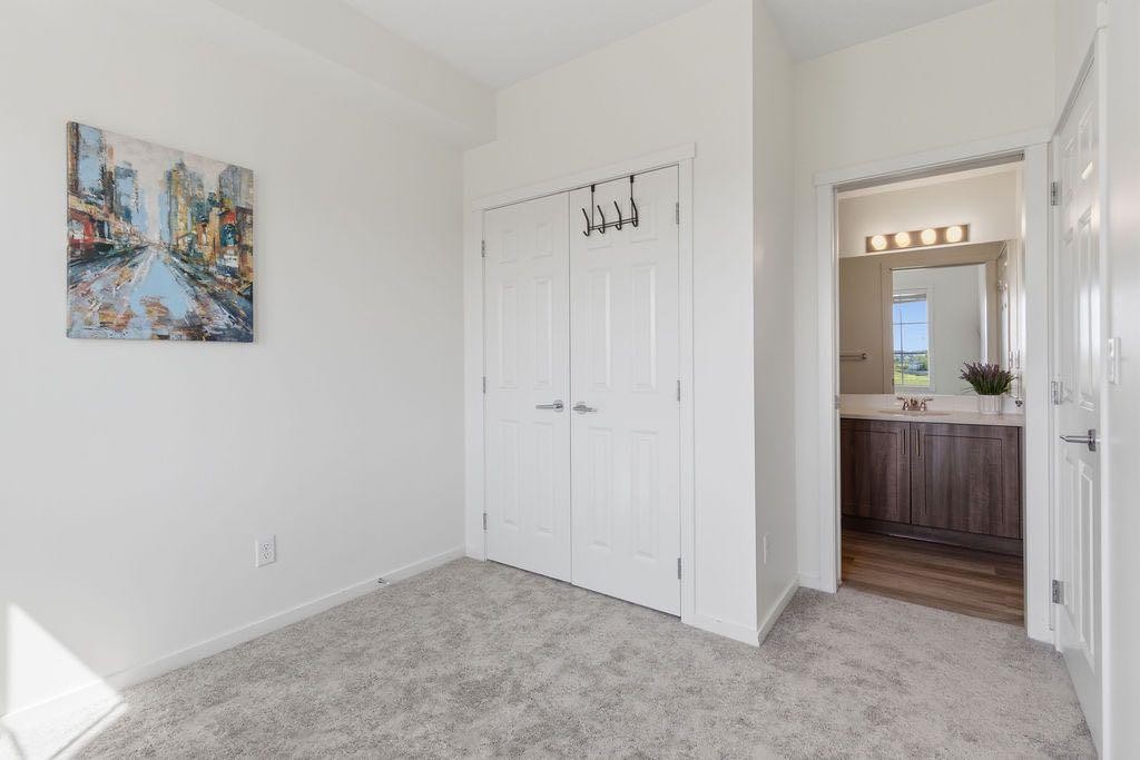 3209-99 Copperstone Park Se, Calgary, AB - Indoor