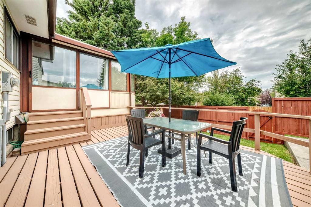 43 Brabourne Mews Sw, Calgary, AB - Outdoor With Deck Patio Veranda With Exterior