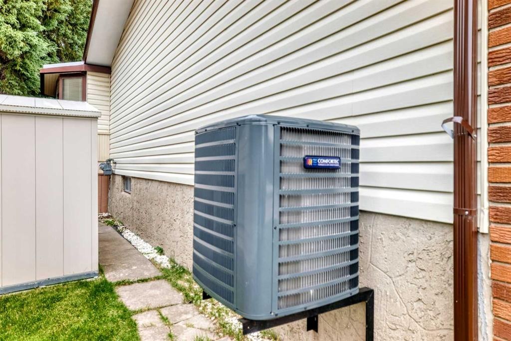 43 Brabourne Mews Sw, Calgary, AB - Outdoor
