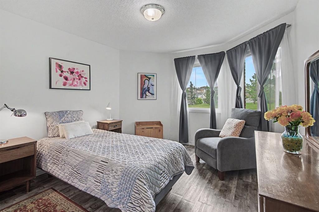 1114-1818 Simcoe Boulevard Sw, Calgary, AB - Indoor Photo Showing Bedroom