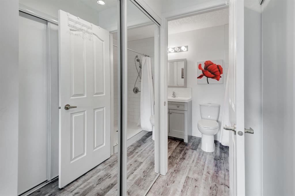 1114-1818 Simcoe Boulevard Sw, Calgary, AB - Indoor Photo Showing Bathroom
