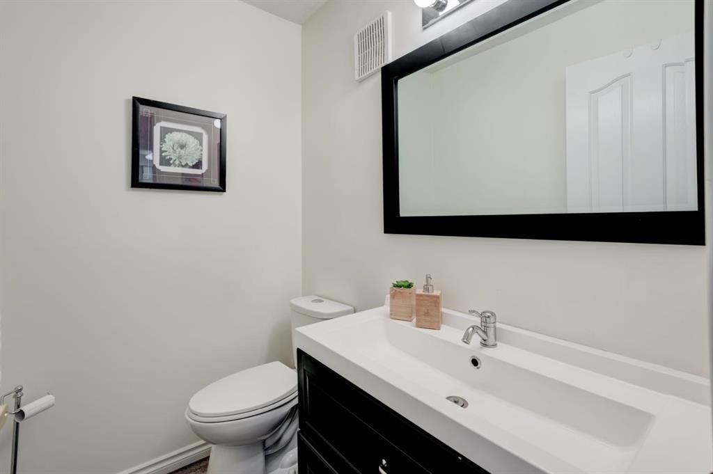 1114-1818 Simcoe Boulevard Sw, Calgary, AB - Indoor Photo Showing Bathroom