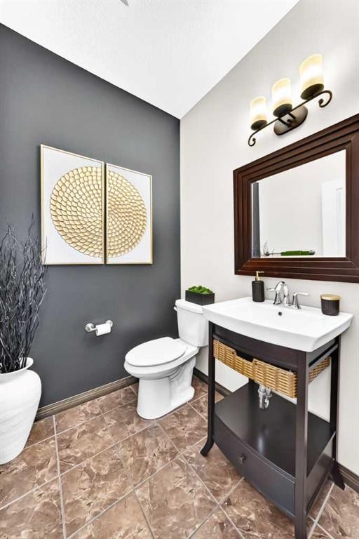 188 Hawkmere Way, Chestermere, AB - Indoor Photo Showing Bathroom
