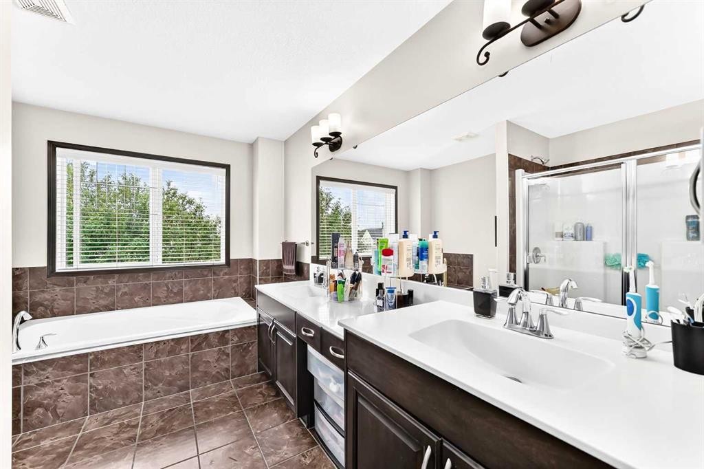 188 Hawkmere Way, Chestermere, AB - Indoor Photo Showing Bathroom