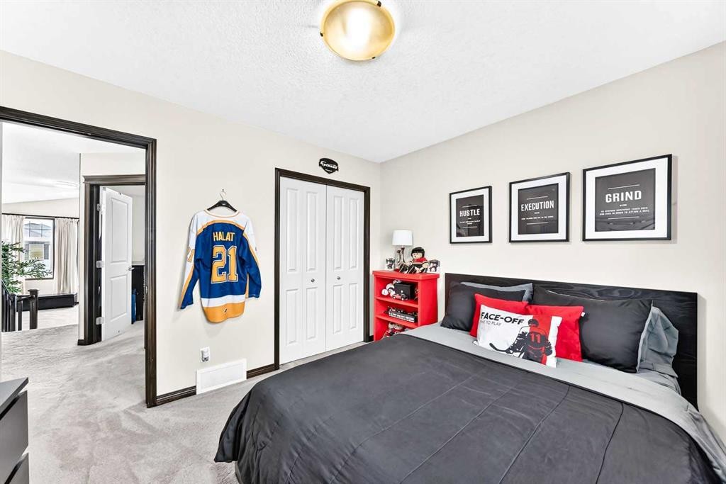 188 Hawkmere Way, Chestermere, AB - Indoor Photo Showing Bedroom