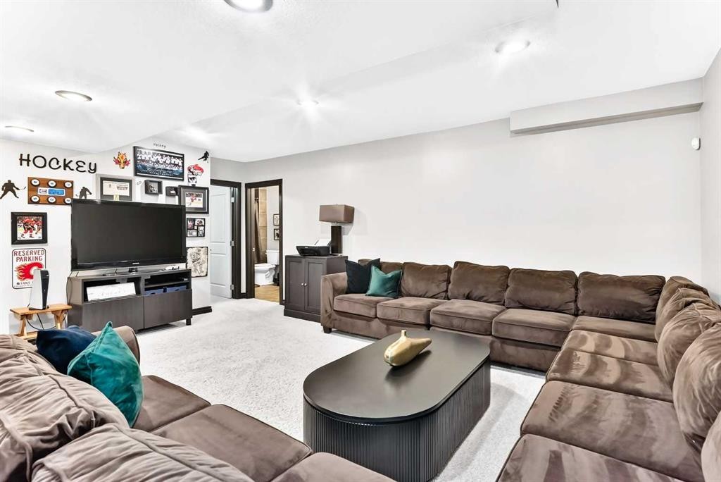 188 Hawkmere Way, Chestermere, AB - Indoor Photo Showing Living Room