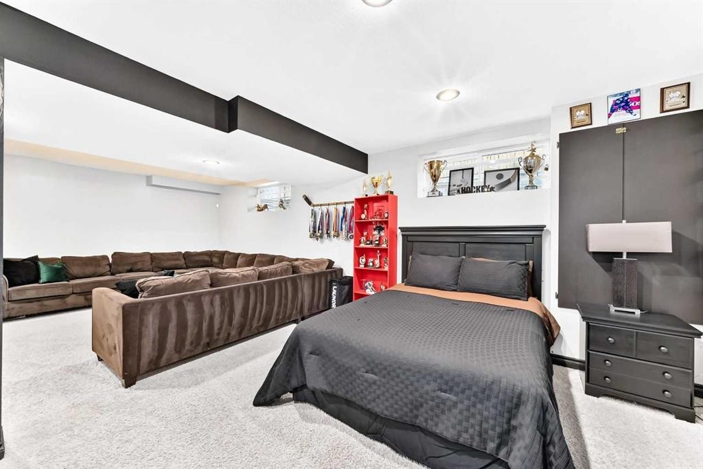 188 Hawkmere Way, Chestermere, AB - Indoor Photo Showing Bedroom
