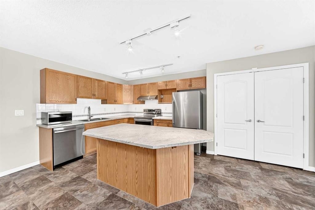 2215-303 Arbour Crest Drive Nw, Calgary, AB