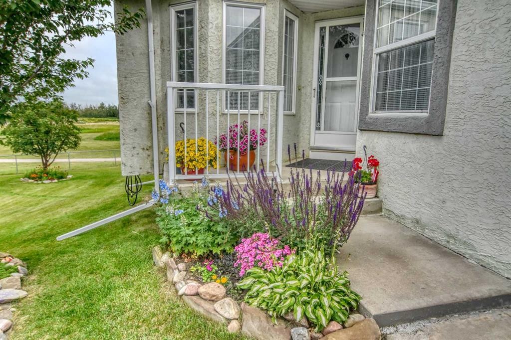 33 Strathmore Lakes Bay, Strathmore, AB - Outdoor