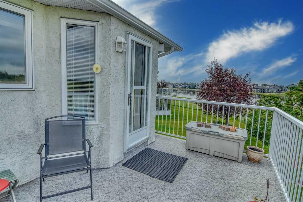 33 Strathmore Lakes Bay, Strathmore, AB - Outdoor With Deck Patio Veranda With Exterior