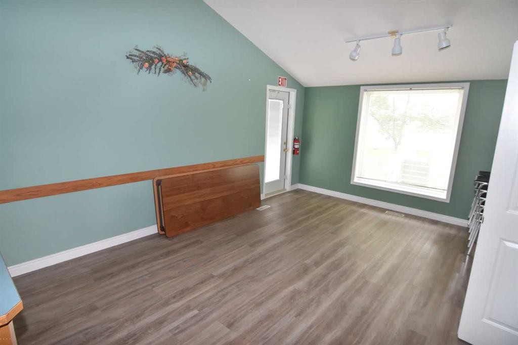33 Strathmore Lakes Bay, Strathmore, AB - Indoor Photo Showing Other Room